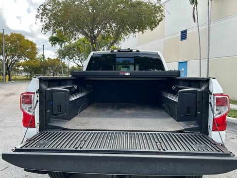 Used 2016 Nissan Titan S image 37