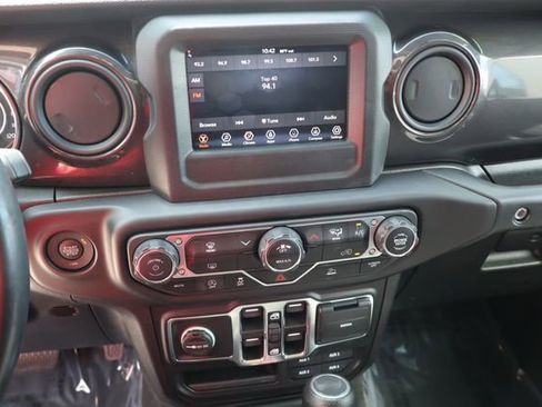 Used 2022 Jeep Wrangler Unlimited Sport AWD/4WD image 31