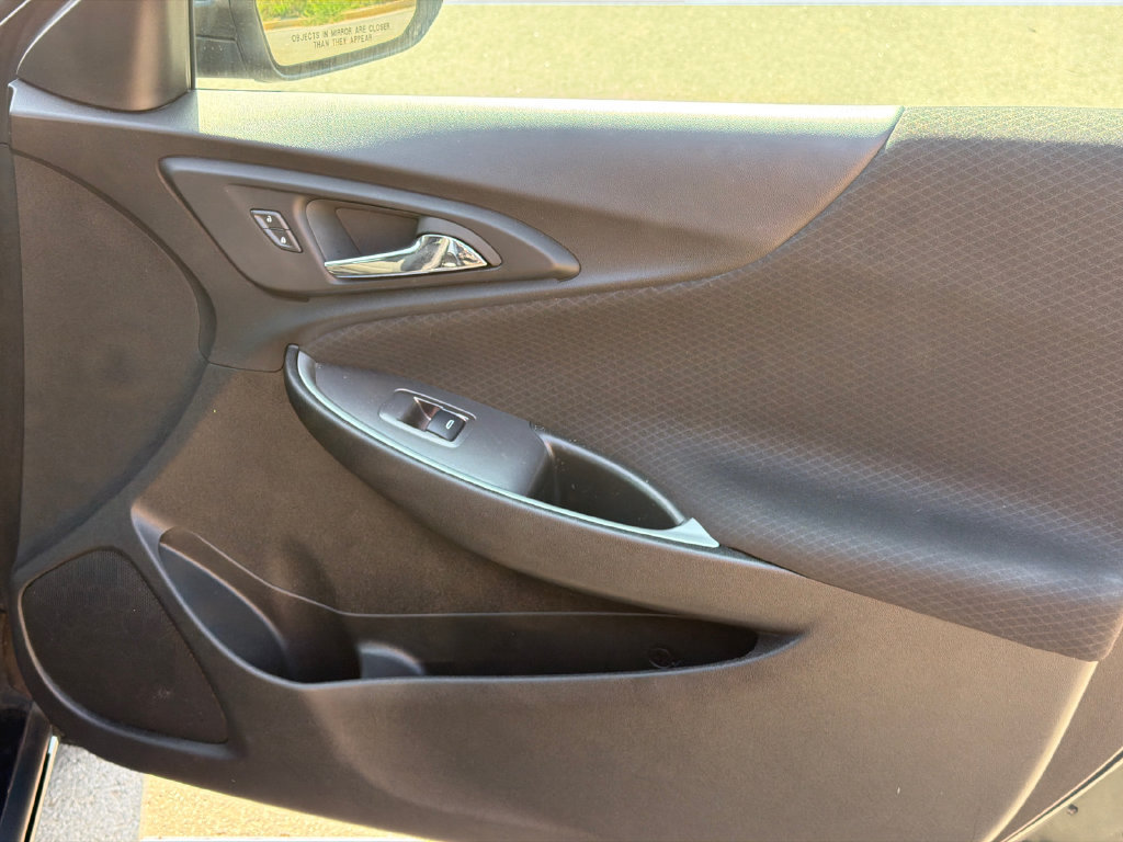 Used 2025 Chevrolet Malibu LT FWD image 14