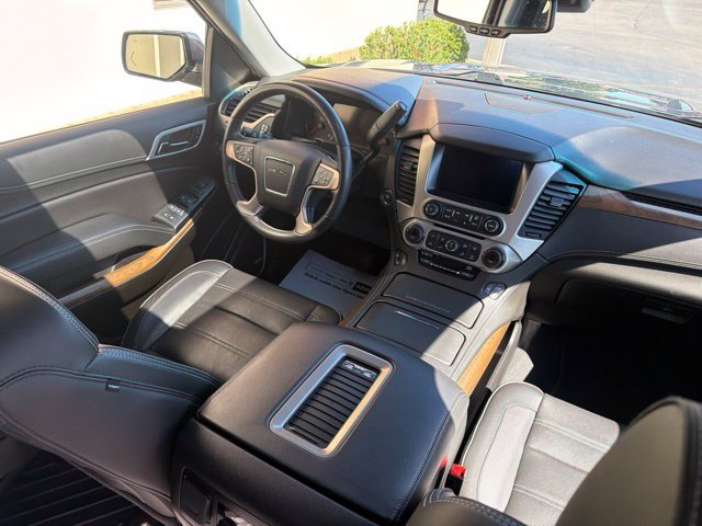 Used 2020 GMC Yukon Denali w/ Denali Premium Package AWD/4WD image 19