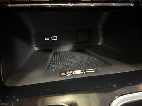 Used 2025 Chevrolet Traverse LT w/ Sun and Wheel Package image 28