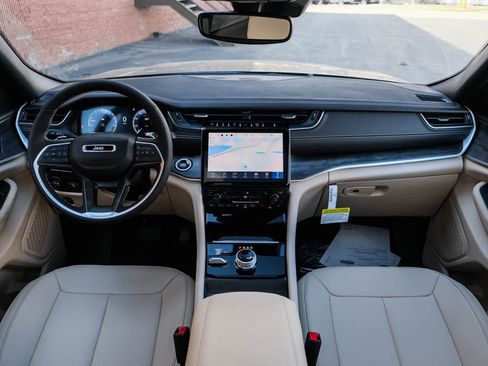 New 2025 Jeep Grand Cherokee Limited w/ Trailer Tow Package image 13