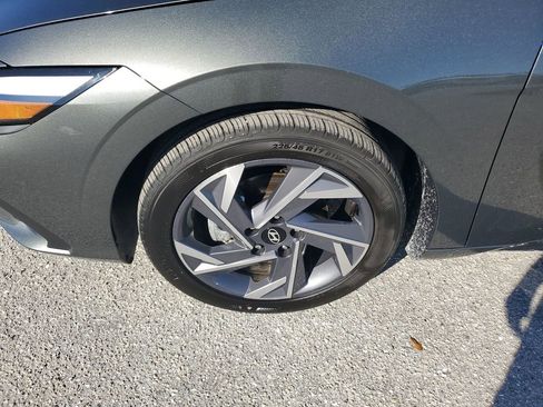 Used 2025 Hyundai Elantra Sport image 18