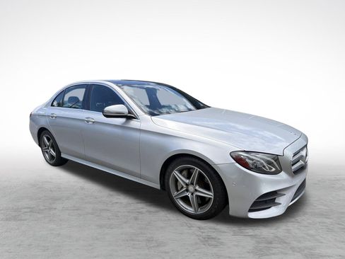 Used 2017 Mercedes-Benz E 300 4MATIC image 8