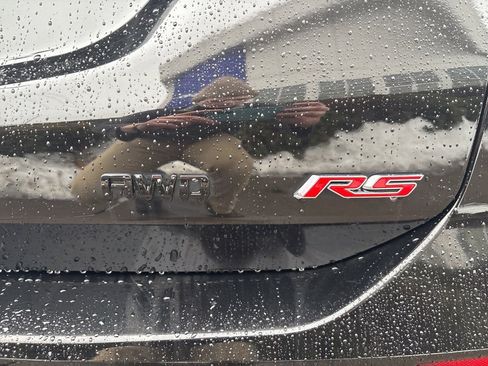 Used 2022 Chevrolet Equinox RS w/ Infotainment Package image 9