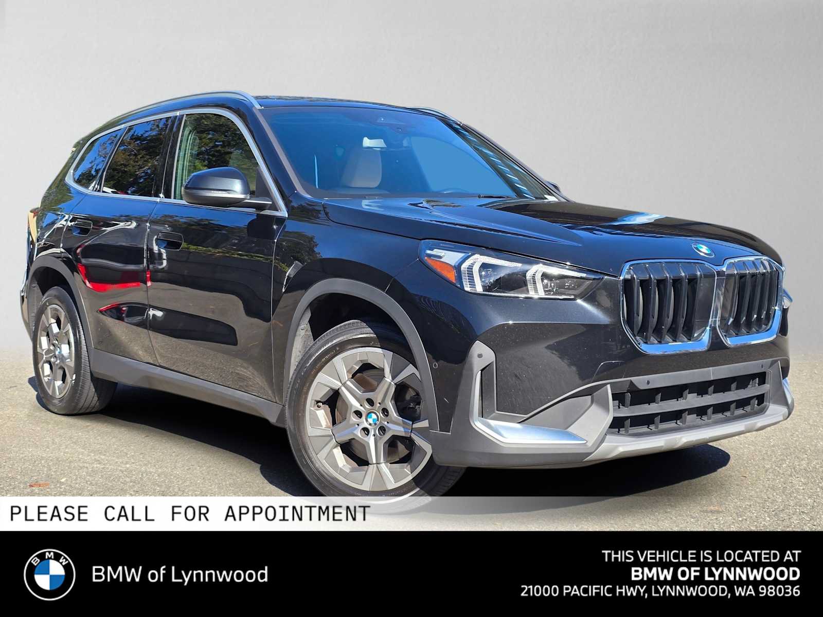 Used 2023 BMW X1 xDrive28i AWD/4WD image 1
