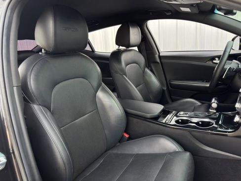 Used 2020 Kia Stinger GT-Line image 32