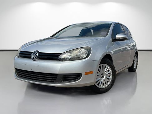 Used 2010 Volkswagen Golf 2-Door image 1