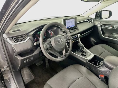 Used 2025 Toyota RAV4 XLE AWD/4WD image 3
