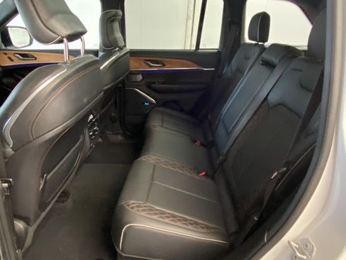 Used 2022 Jeep Grand Cherokee Summit AWD/4WD image 21