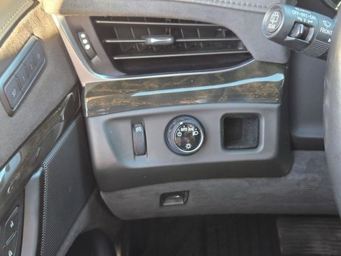 Certified 2020 Cadillac Escalade Platinum w/ Escalade Sport Edition image 26