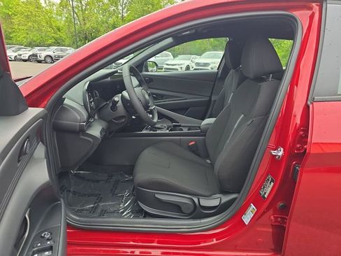 New 2025 Hyundai Elantra SEL image 11