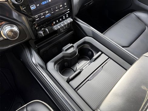 Used 2022 RAM 1500 Limited w/ Body-Colour Bumper Group image 28