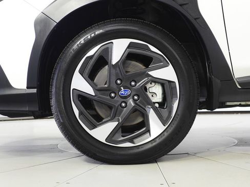 Certified 2025 Subaru Crosstrek 2.5i Limited w/ Crosstrek Mirror Package image 5