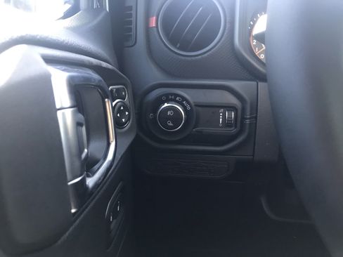 Used 2025 Jeep Gladiator Rubicon AWD/4WD image 26