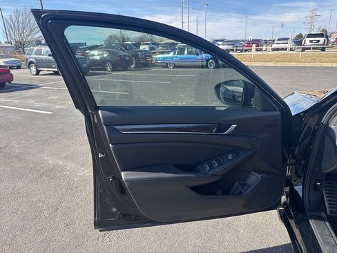 Used 2022 Honda Accord Sport Special Edition image 9