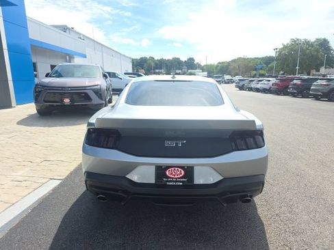Used 2024 Ford Mustang GT Premium w/ GT Performance Package RWD image 3