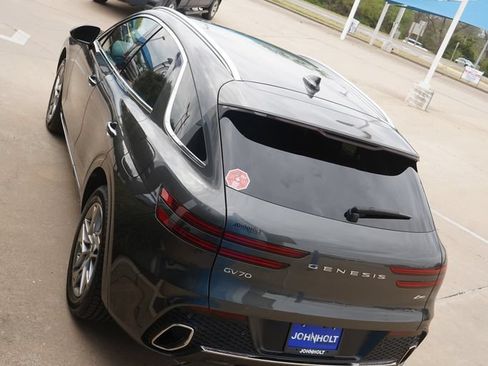 Used 2025 Genesis GV70 2.5T AWD/4WD image 12