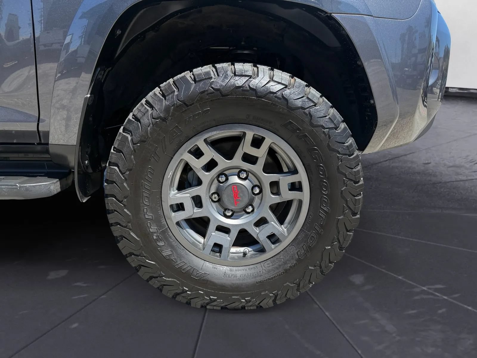 Used 2020 Toyota 4Runner SR5 Premium w/ Moonroof Package AWD/4WD image 28