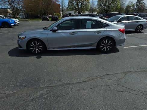 Used 2024 Honda Civic EX image 4