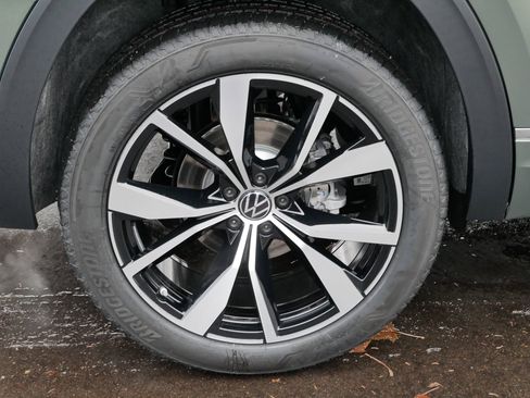 New 2026 Volkswagen Atlas SEL Premium R-Line image 5