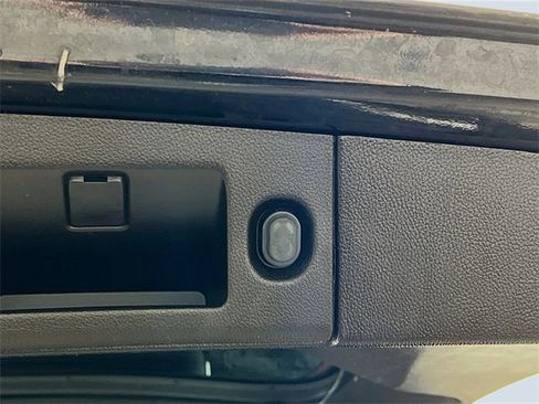 Used 2018 GMC Yukon Denali w/ Denali Ultimate Package image 30