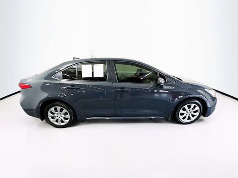 Used 2025 Toyota Corolla LE image 2