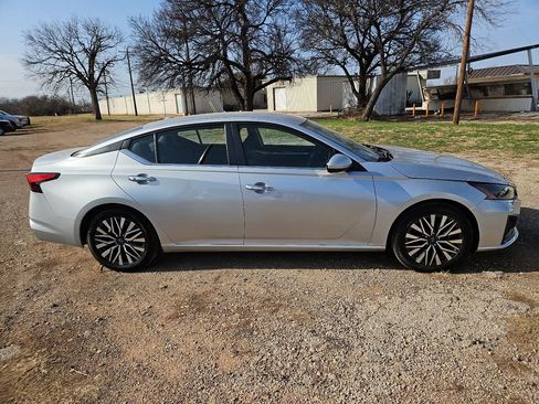 Used 2023 Nissan Altima 2.5 SV image 12