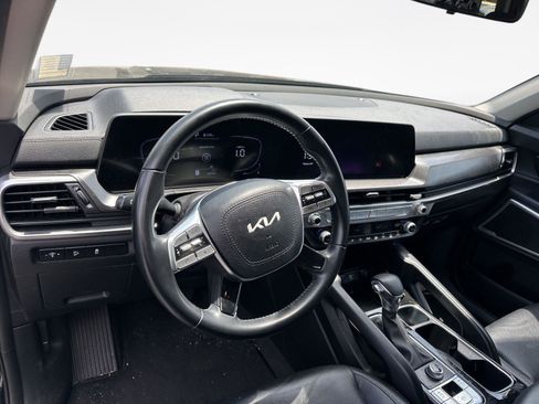 Used 2023 Kia Telluride LX FWD image 10