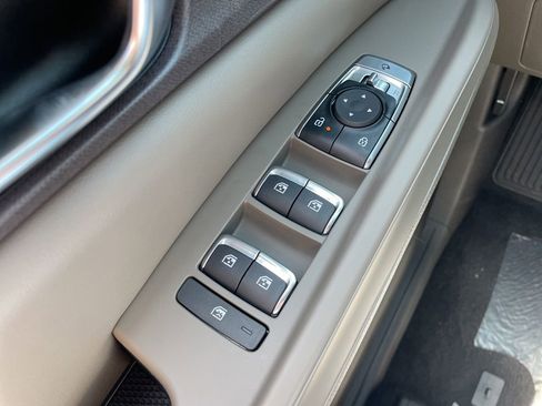 New 2026 Kia Carnival EX FWD image 24
