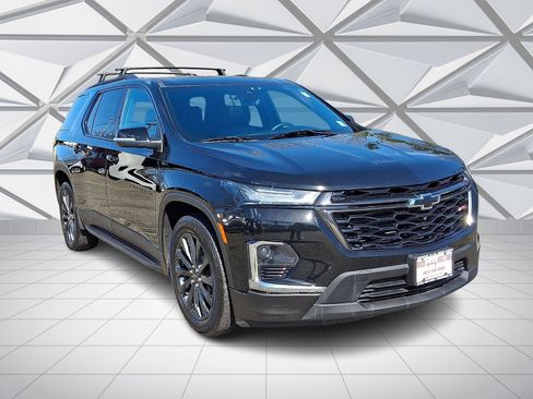 Used 2022 Chevrolet Traverse RS image 2