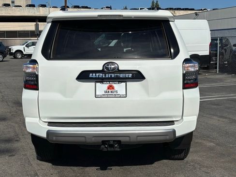 Used 2024 Toyota 4Runner TRD Off-Road Premium image 8