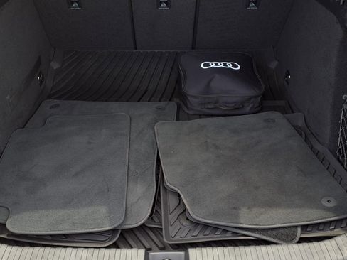 Used 2025 Audi A6 e-tron Premium Plus w/ Premium Plus RWD image 6