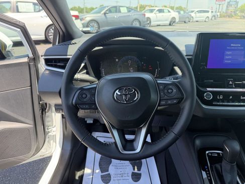 Used 2026 Toyota Corolla SE FWD image 17