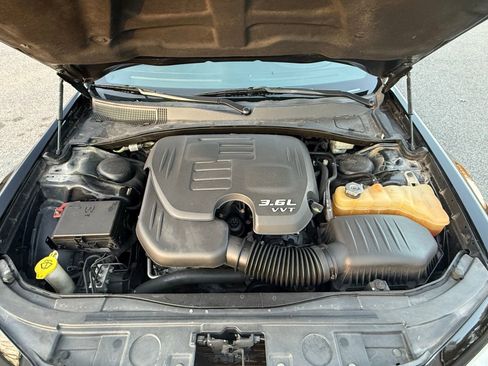 Used 2014 Chrysler 300 AWD w/ Driver Convenience Group image 34