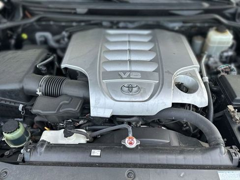 Used 2017 Toyota Land Cruiser AWD/4WD image 30