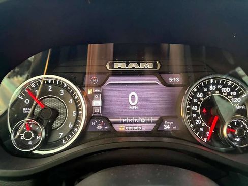 Used 2024 RAM 1500 Laramie image 14