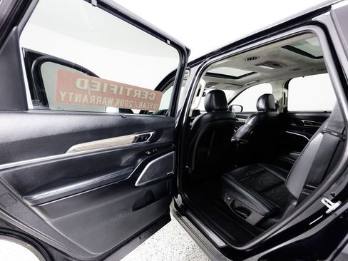Used 2020 Kia Telluride SX w/ SX Prestige Package image 18