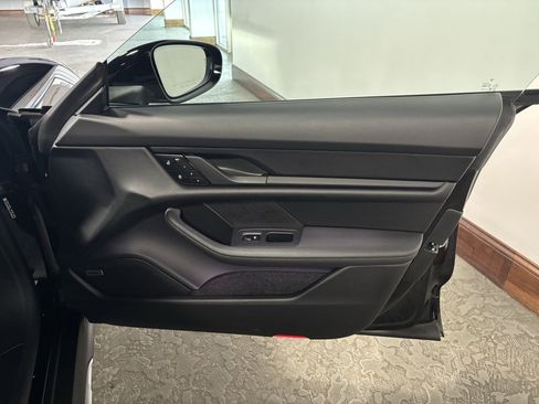 Used 2024 Porsche Taycan 4 Cross Turismo image 17