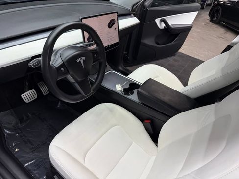 Used 2022 Tesla Model Y Performance AWD/4WD image 29
