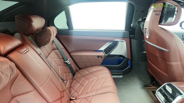 Used 2025 BMW i7 eDrive50 w/ M Sport Package RWD image 43