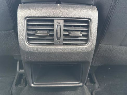Used 2024 Nissan Rogue S FWD image 16