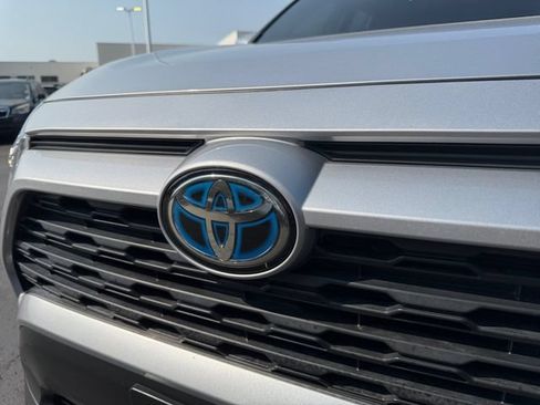 Used 2022 Toyota RAV4 LE AWD/4WD image 23
