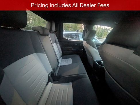 Certified 2025 Toyota Tacoma TRD Off-Road AWD/4WD image 9