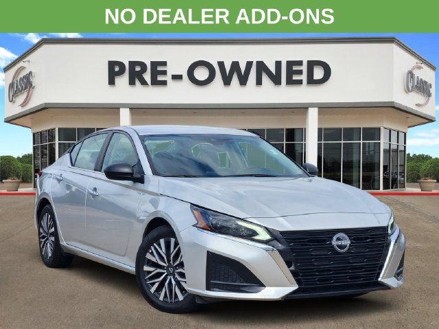 Used 2025 Nissan Altima 2.5 SV FWD image 1