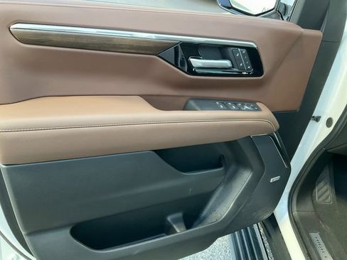 Used 2025 Chevrolet Tahoe High Country image 7