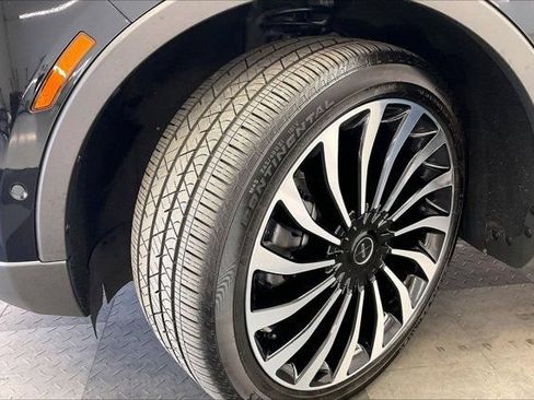 Used 2023 Lincoln Nautilus Black Label w/ Class II Trailer Tow Package AWD/4WD image 32
