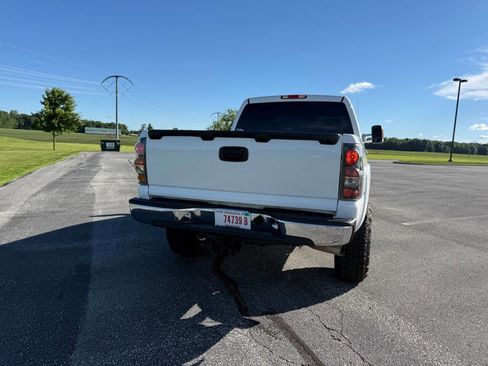 Used 2007 Chevrolet Silverado 2500 LT w/ Heavy-Duty Power Package AWD/4WD image 6