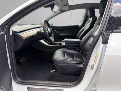 Used 2020 Tesla Model Y Long Range AWD/4WD image 9