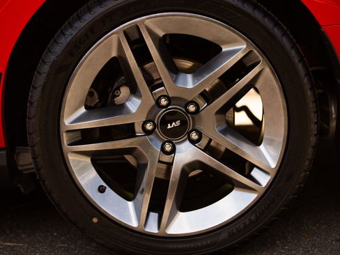 Used 2012 Ford Mustang Shelby GT500 RWD image 29